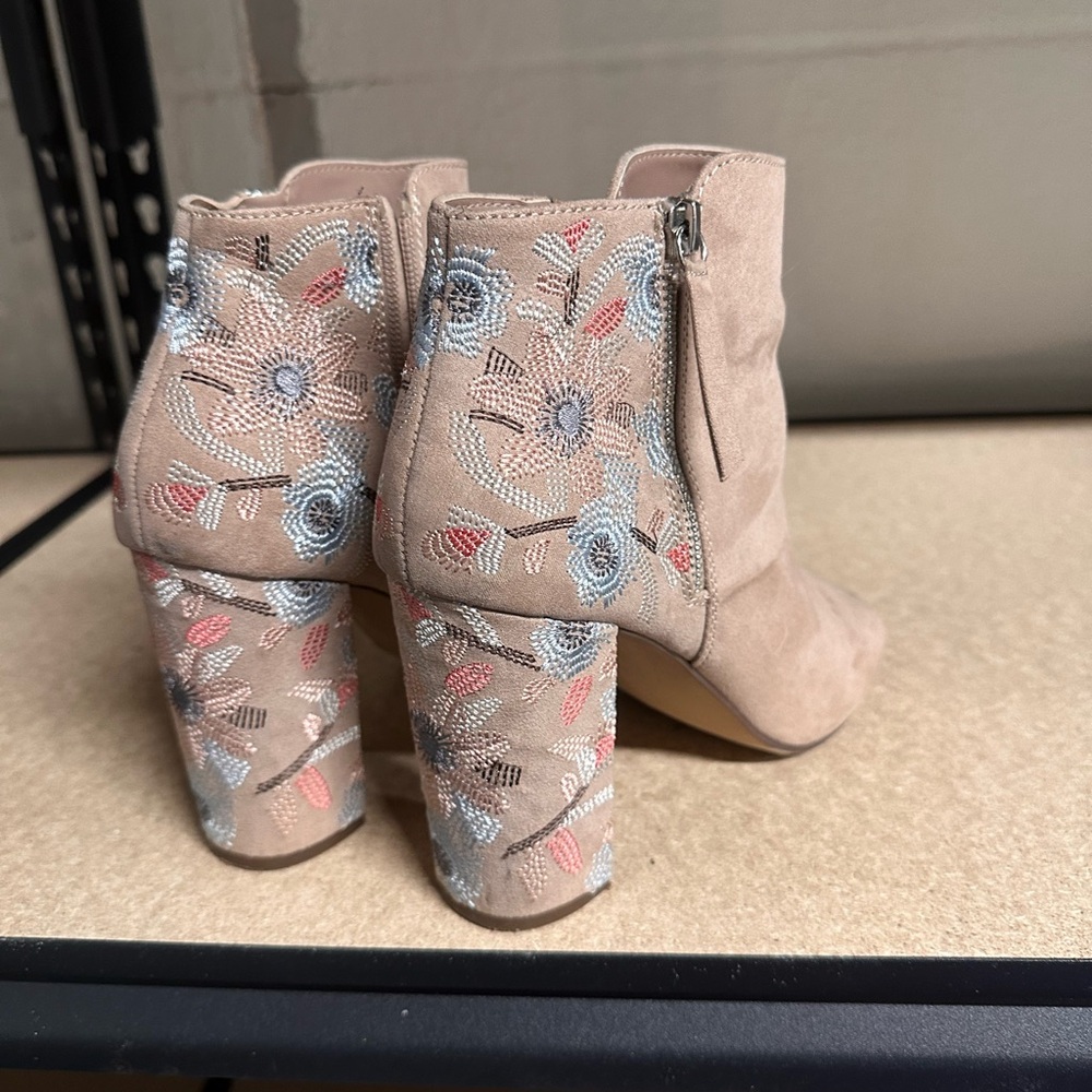 SO Peep Toe Embroidered Heels